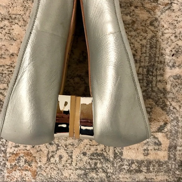 ‘Renvy’ silvery gray pair of ballerina - Picture 6 of 10